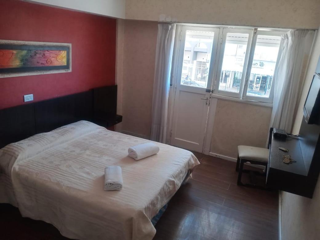 Hotel Avenida Del Mar มาร์เดลปลาตา ภายนอก รูปภาพ